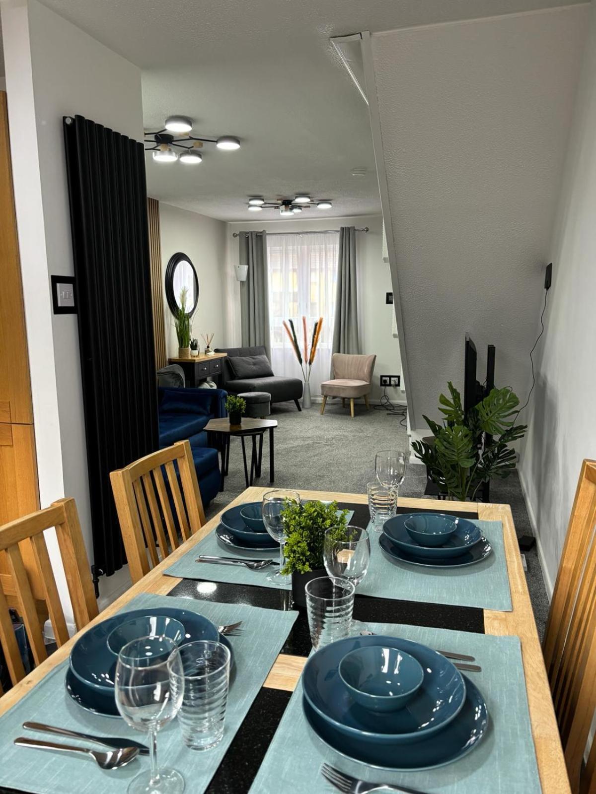 Stylish Home In Linlithgow With Free Parking Exterior foto